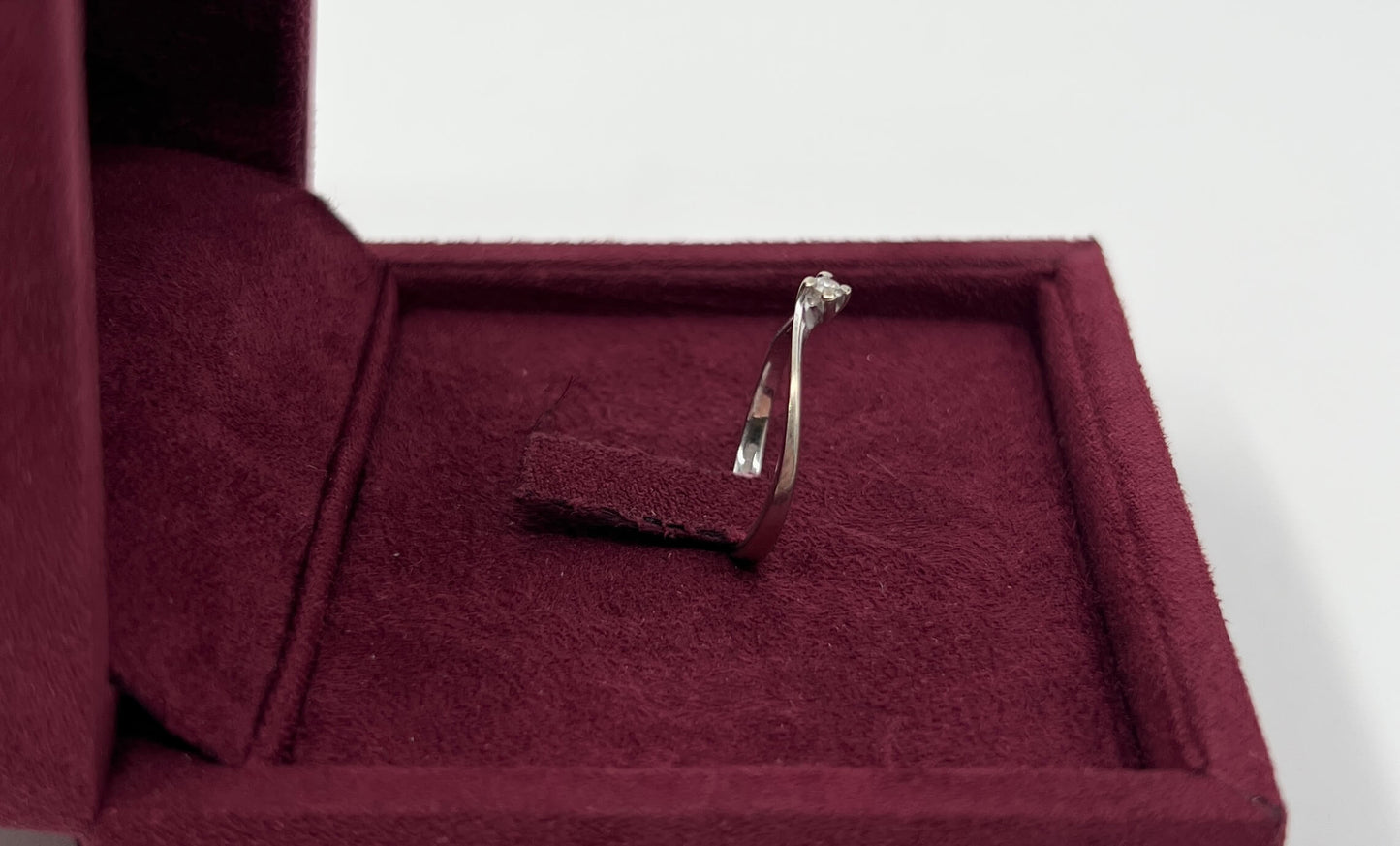 ANELLO SOLITARIO IN ORO 18KT BIANCO