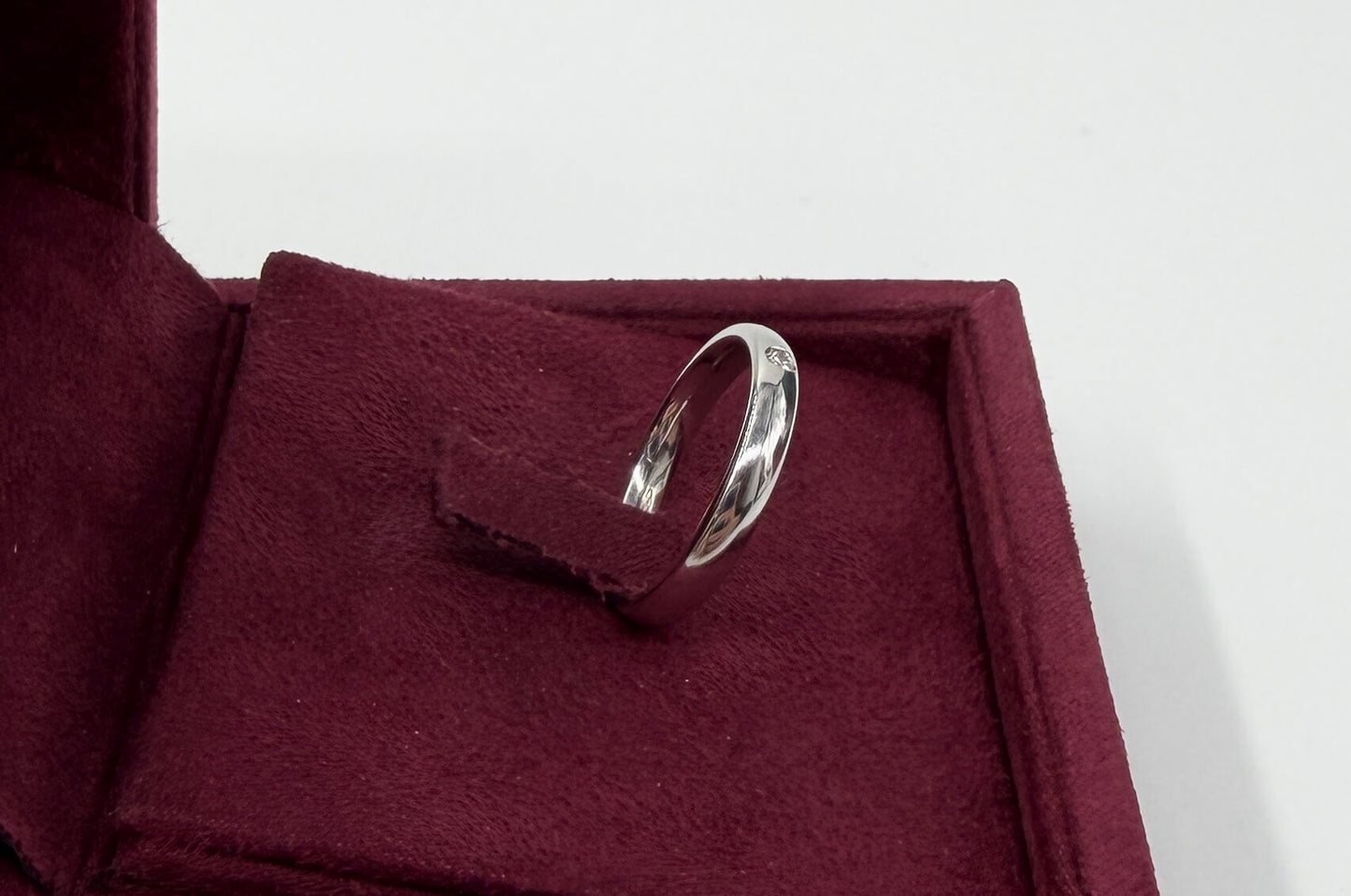 ANELLO IN ORO 18KT BIANCO CON DIAMANTE