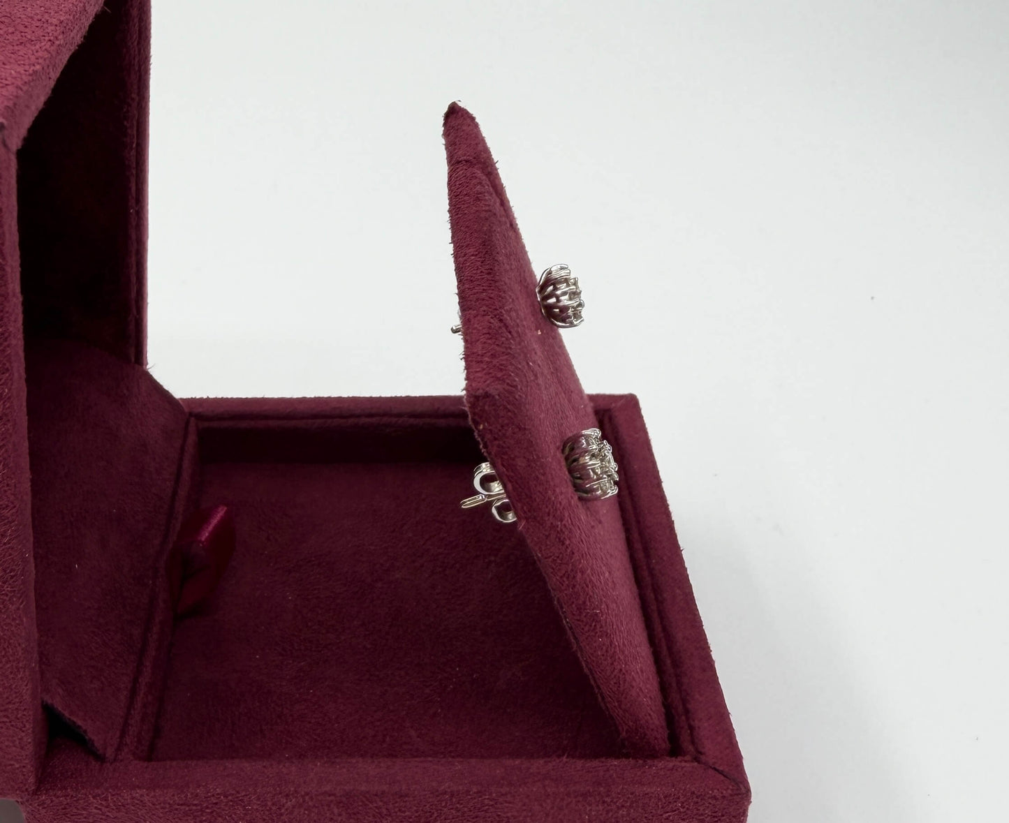 COPPIA DI ORECCHINI ORO 18KT BIANCO CON DIAMANTI