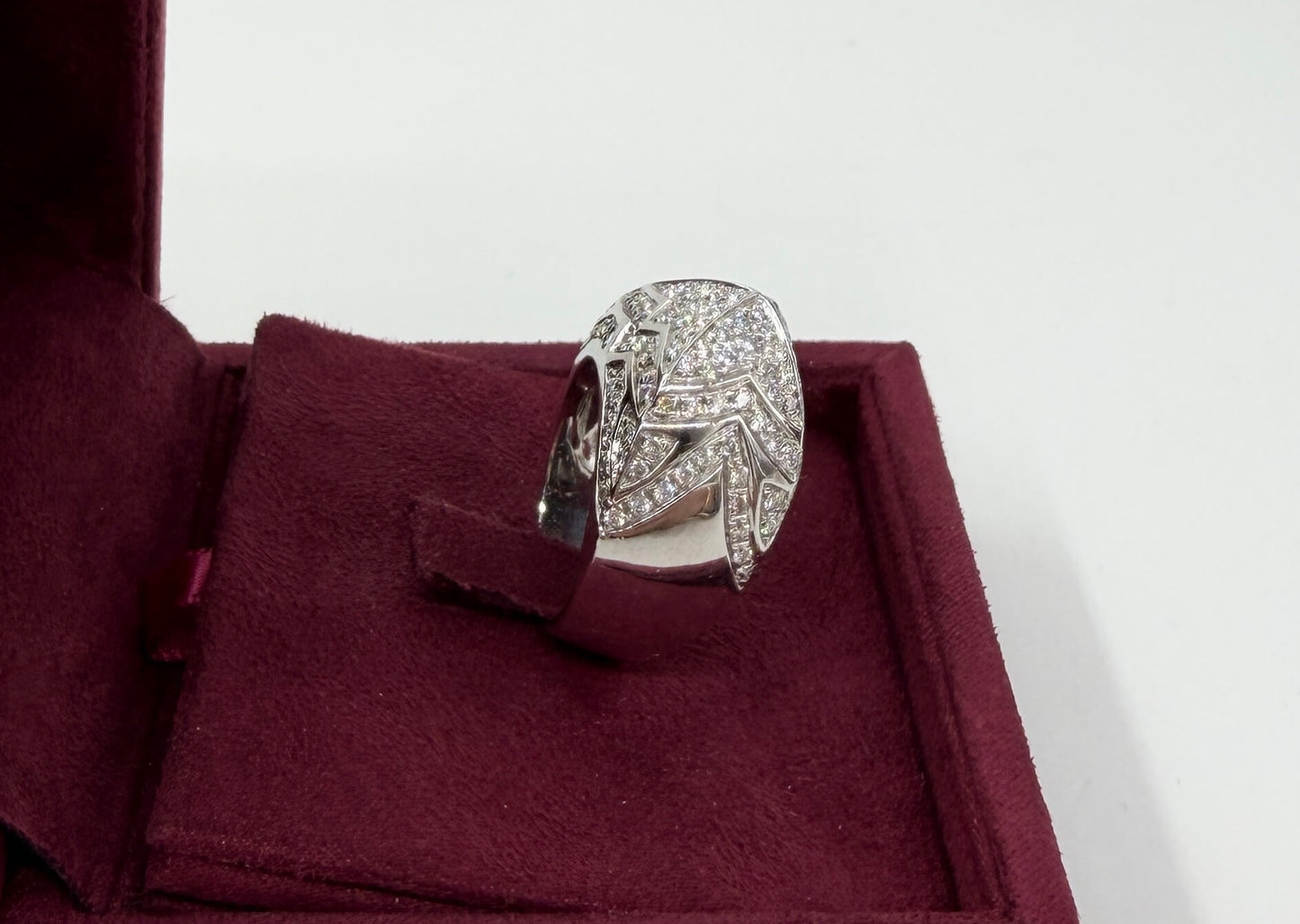 ANELLO IN ORO 18KT BIANCO CON DIAMANTI