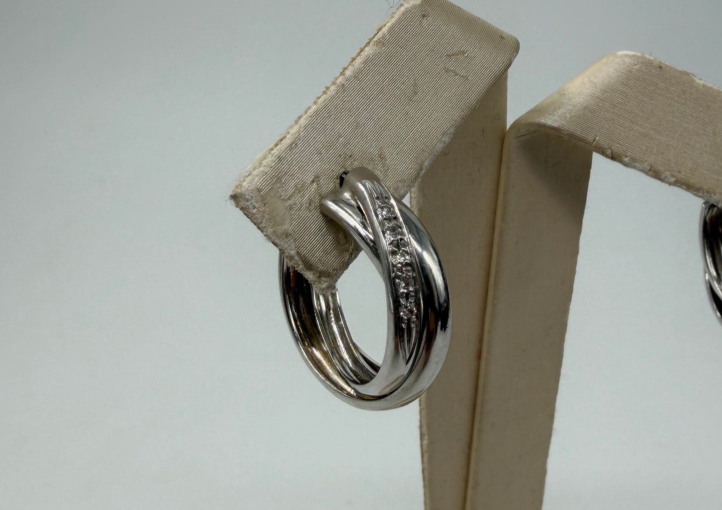 COPPIA DI ORECCHINI ORO 18KT BIANCO CON DIAMANTI