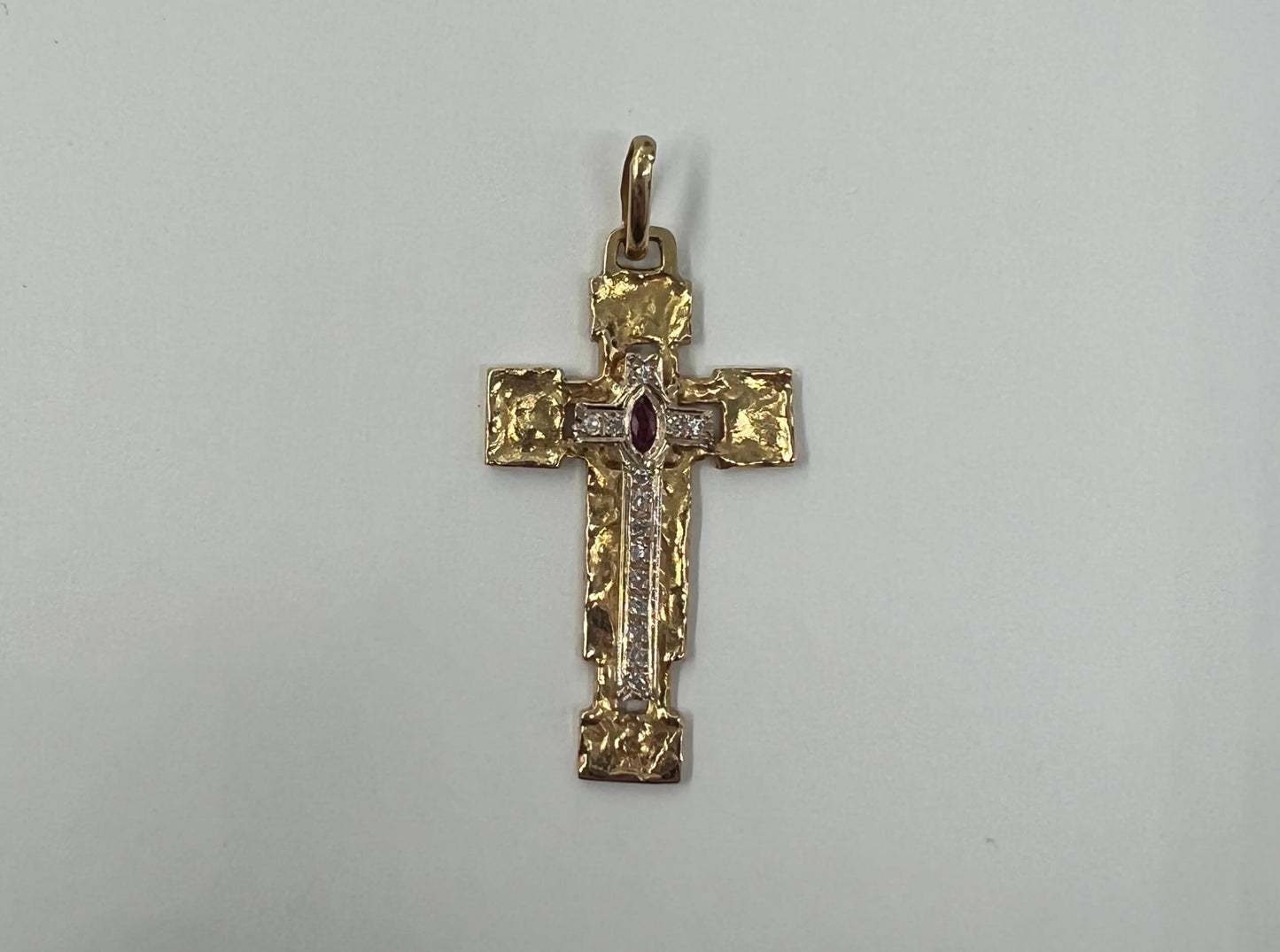 CIONDOLO ORO 18KT BICOLOR CON DIAMANTI E RUBINO