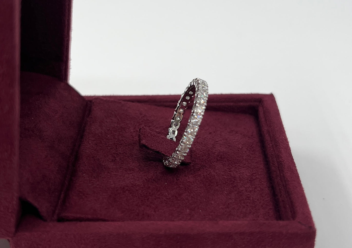 ANELLO IN ORO 18KT BIANCO CON DIAMANTI NATURALI