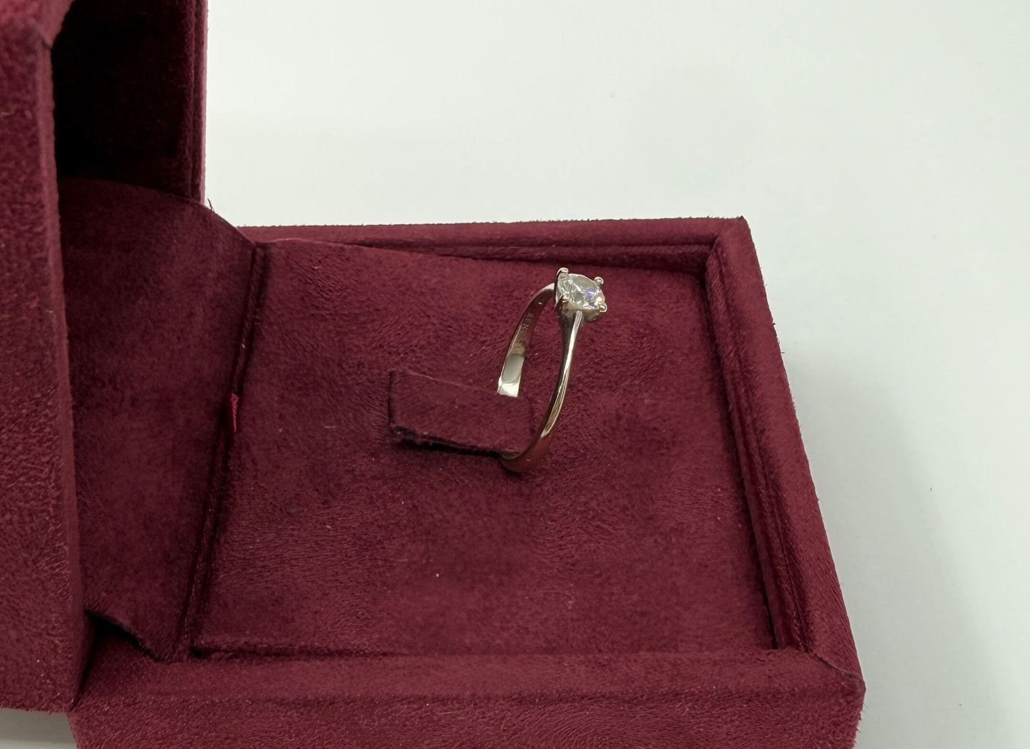 ANELLO SOLITARIO IN ORO 18KT BIANCO (CON CERTIFICATO GIA)
