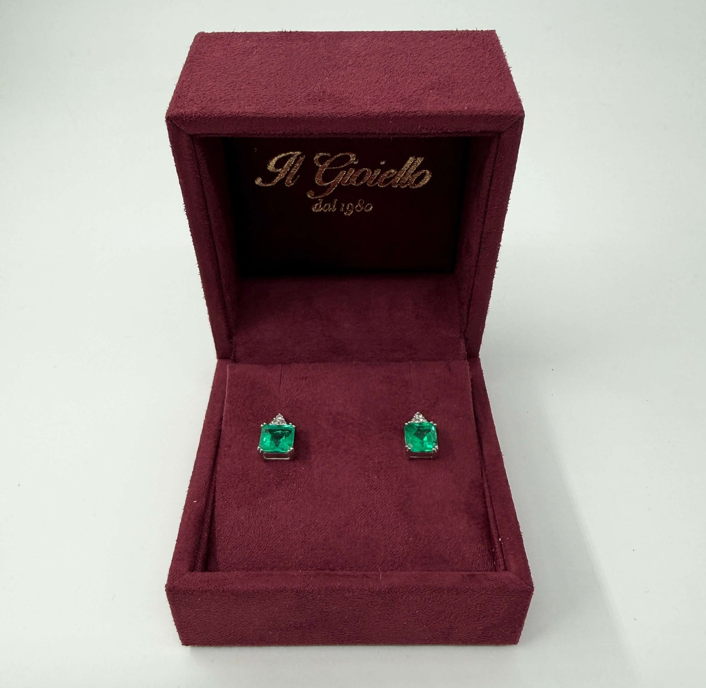 COPPIA DI ORECCHINI ORO 18KT BIANCO CON SMERALDI E DIAMANTI