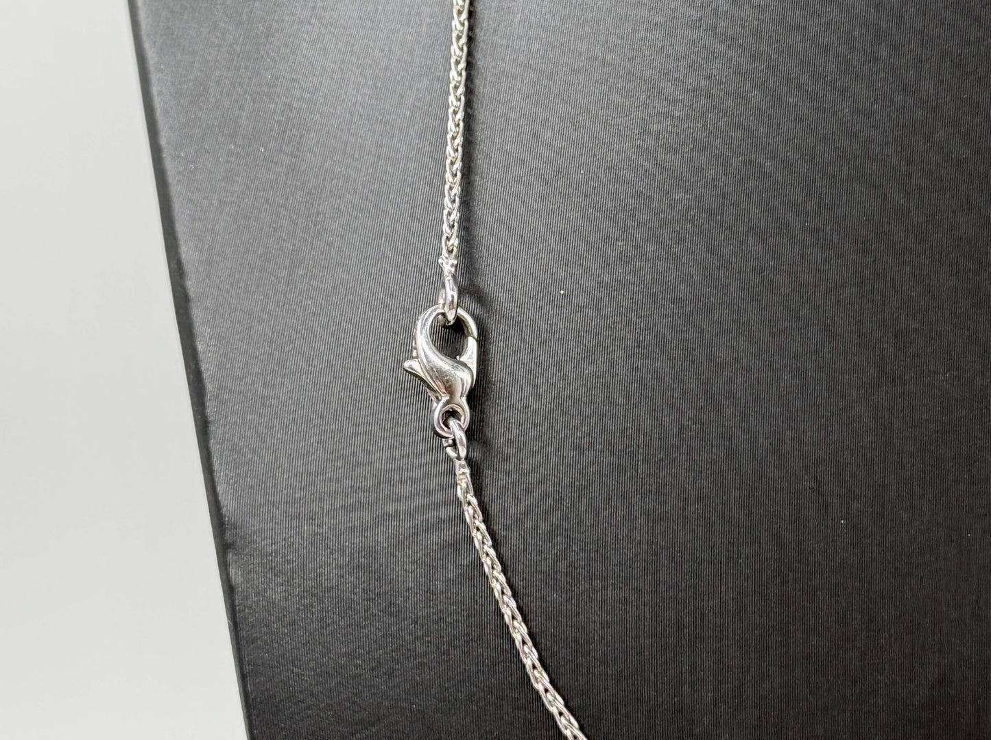 COLLANA ORO 18KT BIANCA CON DIAMANTI E PERLE NATURALI