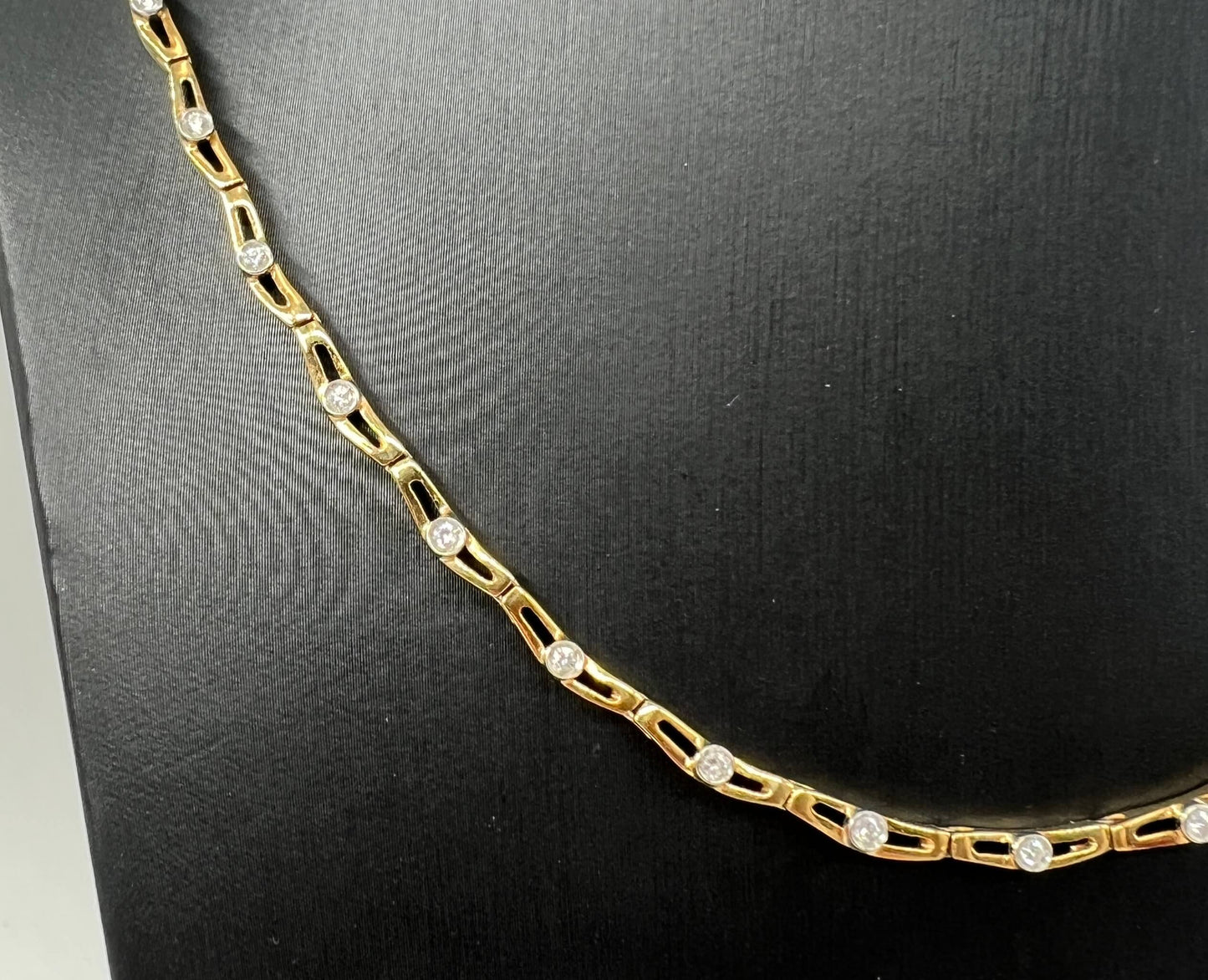 COLLANA ORO 18KT GIALLA CON DIAMANTI