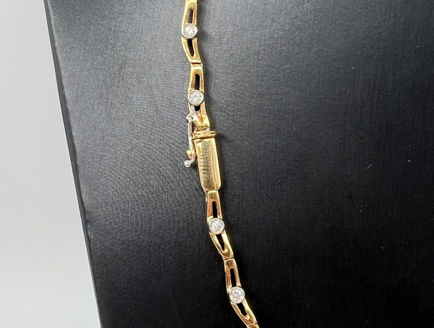 COLLANA ORO 18KT GIALLA CON DIAMANTI