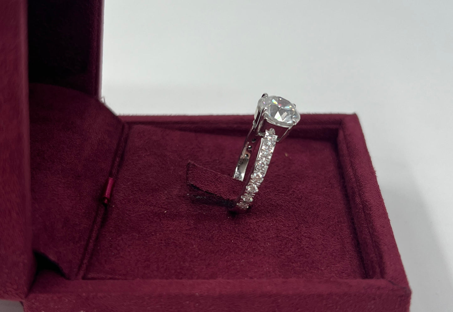 ANELLO SOLITARIO IN ORO 18KT BIANCO