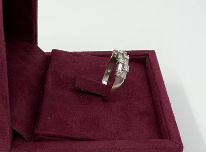 ANELLO IN ORO 18KT BIANCO CON DIAMANTI