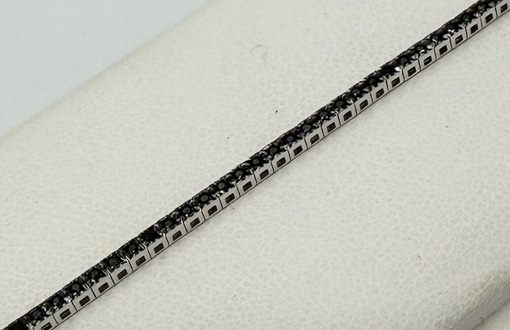 BRACCIALE 18 KT BIANCO CON DIAMANTI NERI