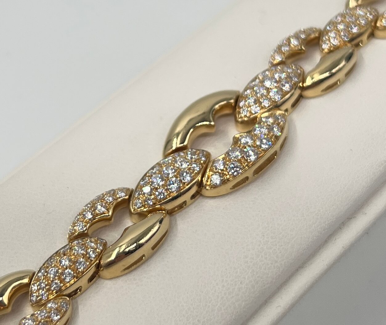 BRACCIALE 18 KT GIALLO CON DIAMANTI