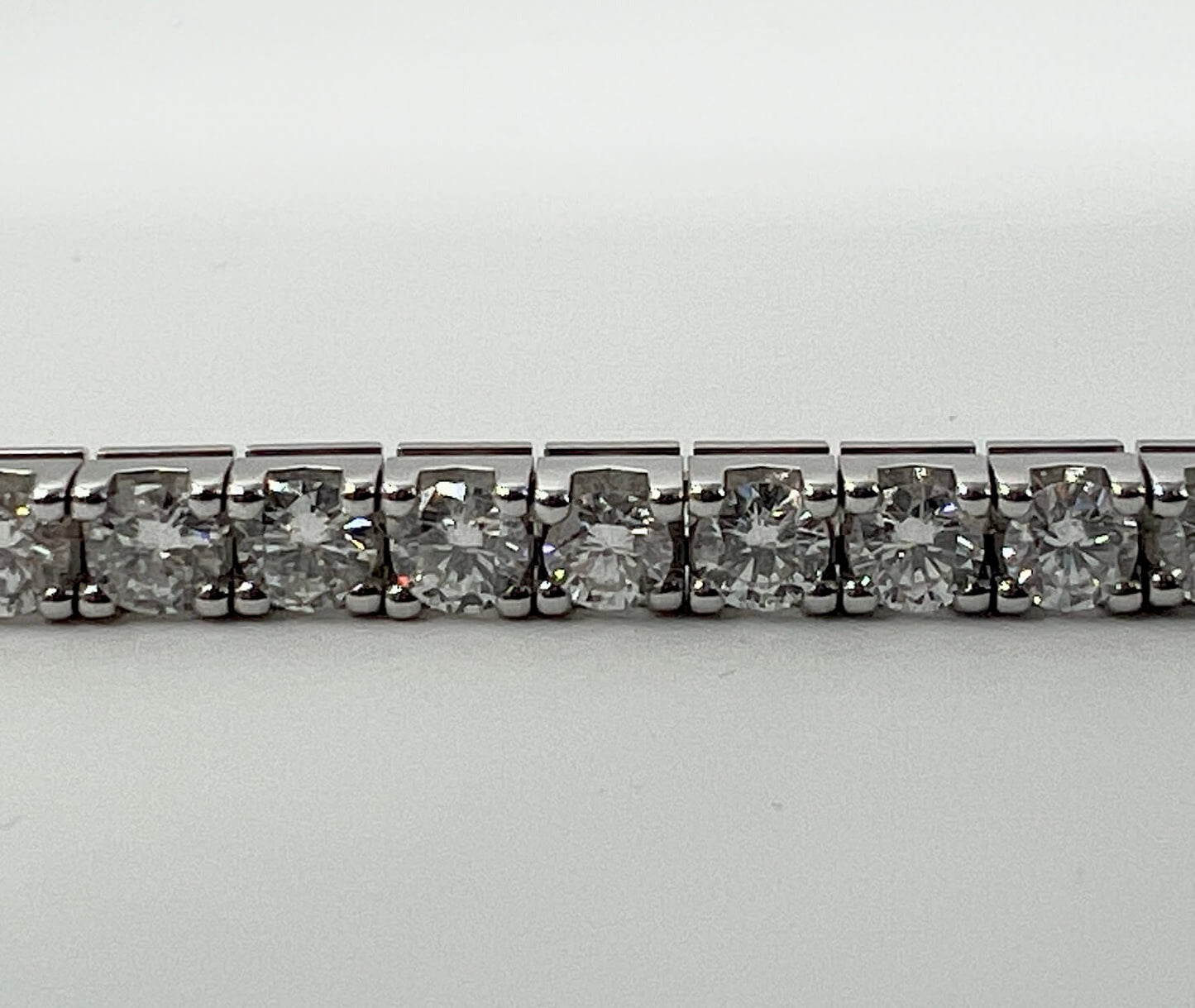 BRACCIALE TENNIS 18 KT BIANCO CON DIAMANTI