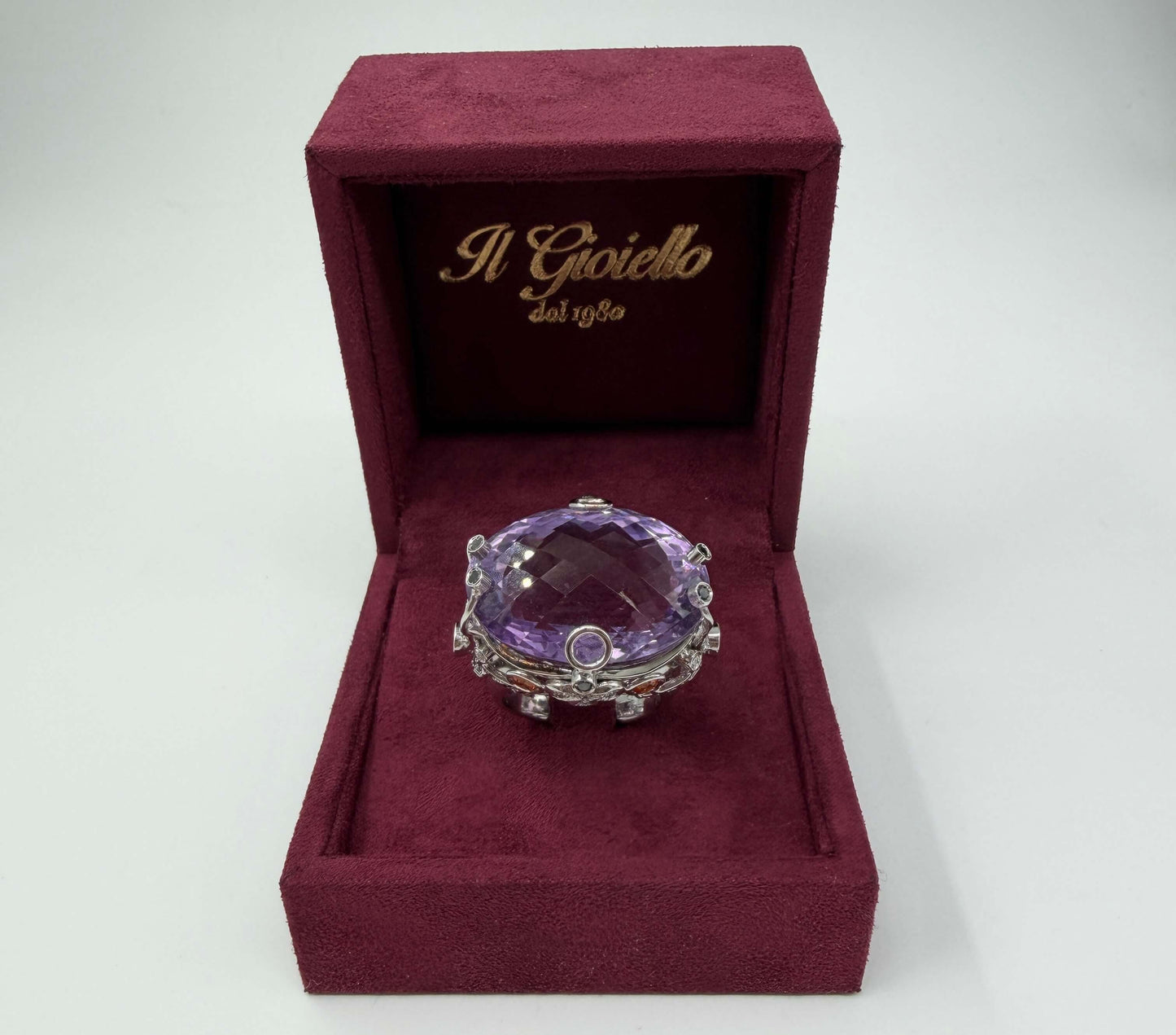 ANELLO IN ORO 18KT BIANCO CON AMETISTA E DIAMANTI