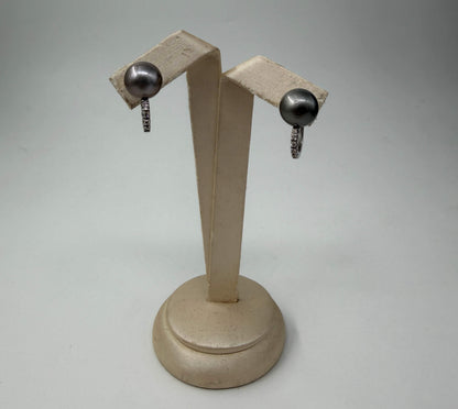 COPPIA DI ORECCHINI ORO 18KT BIANCO CON DIAMANTI E PERLA TAHITI