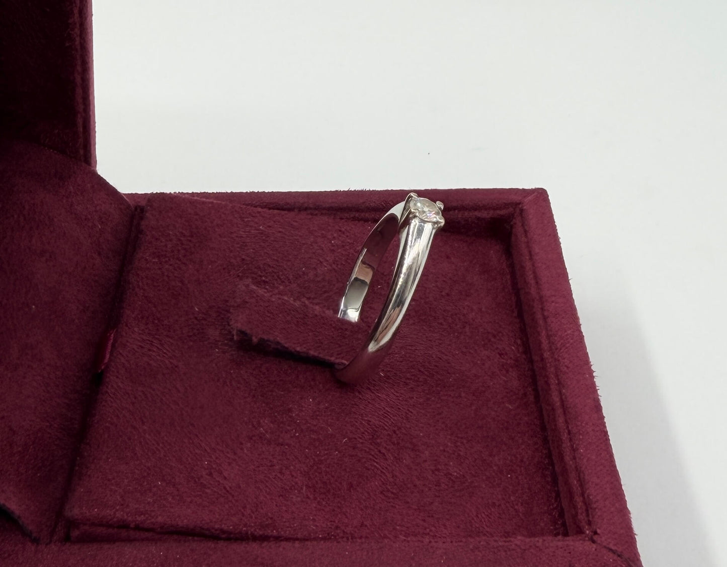 ANELLO SOLITARIO IN ORO 18KT BIANCO