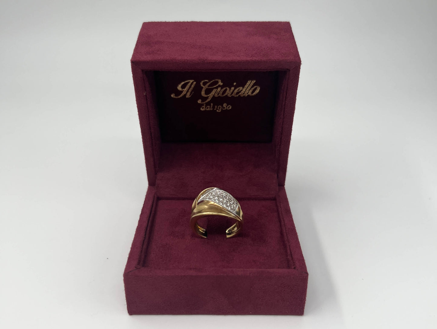 ANELLO IN ORO 18KT GIALLO CON DIAMANTI