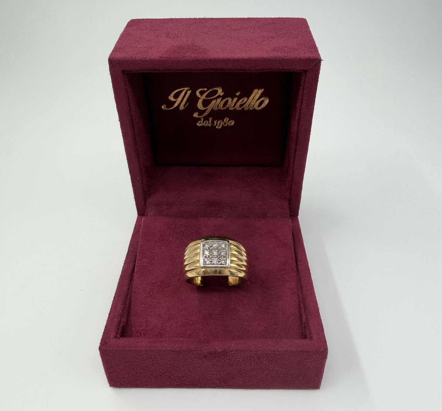 ANELLO IN ORO 18KT GIALLO CON DIAMANTI