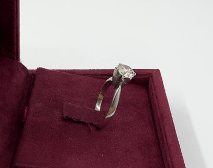 ANELLO SOLITARIO IN ORO 18KT BIANCO