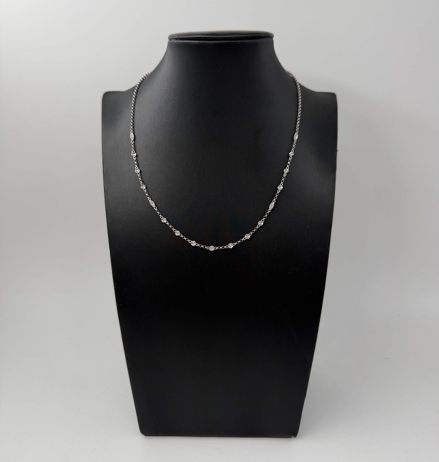 COLLANA ORO 18KT BIANCA CON DIAMANTI