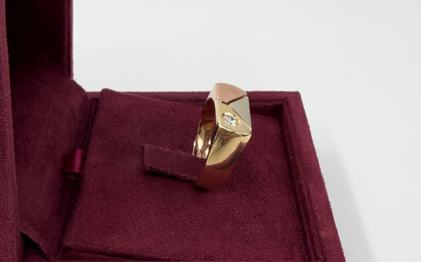 ANELLO IN ORO 18KT TRICOLOR CON DIAMANTE