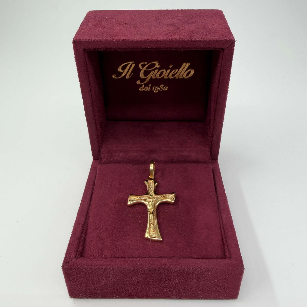 CIONDOLO ORO 18KT GIALLO croce con corpo in rilievo 4.11 gr