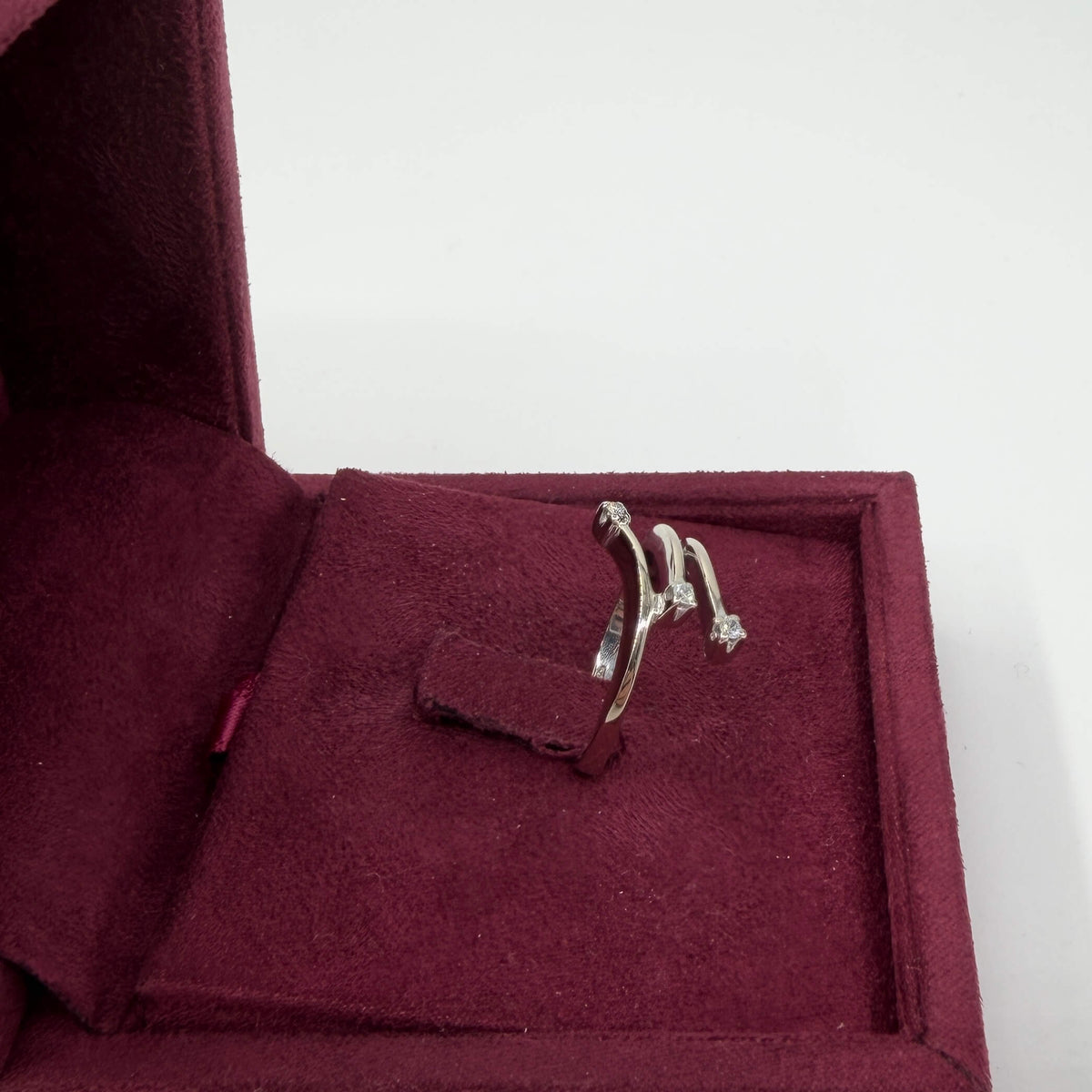 ANELLO ORO 18KT BIANCO Trilogy con Diamanti Naturali VS/G da 0.06ct 3.53 gr