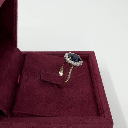 ANELLO ORO 18KT BIANCO Stile Kate con Zaffiro Naturale  1.50ct e Diamanti Naturali VS/G da 0.36ct 4.67 gr