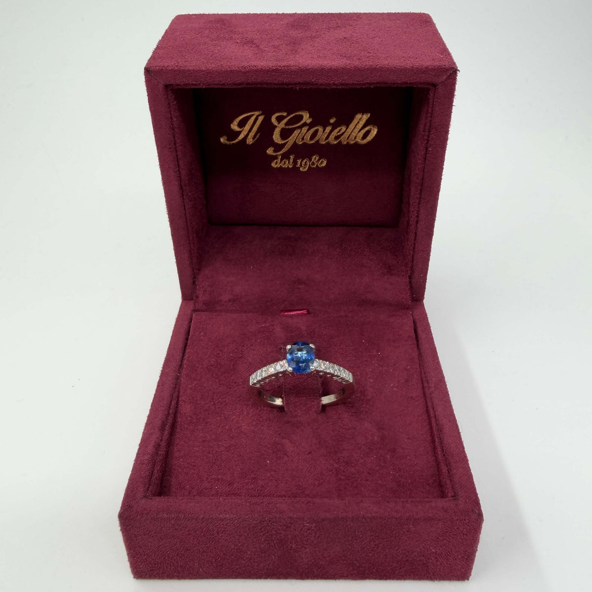 ANELLO ORO 18KT BIANCO Solitario con Zaffiro Naturale 0.50ct e Diamanti Naturali VS/G da 0.18ct 4.35 gr