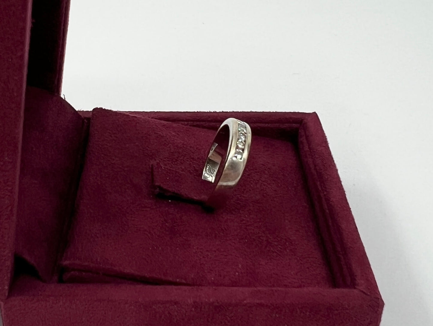 ANELLO IN ORO 18KT BIANCO CON DIAMANTI